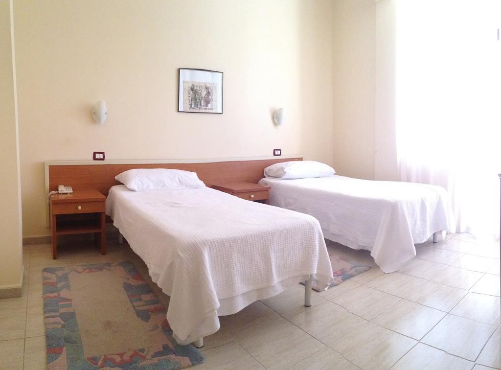 Akropoli Hotel Kryemedhej Room photo